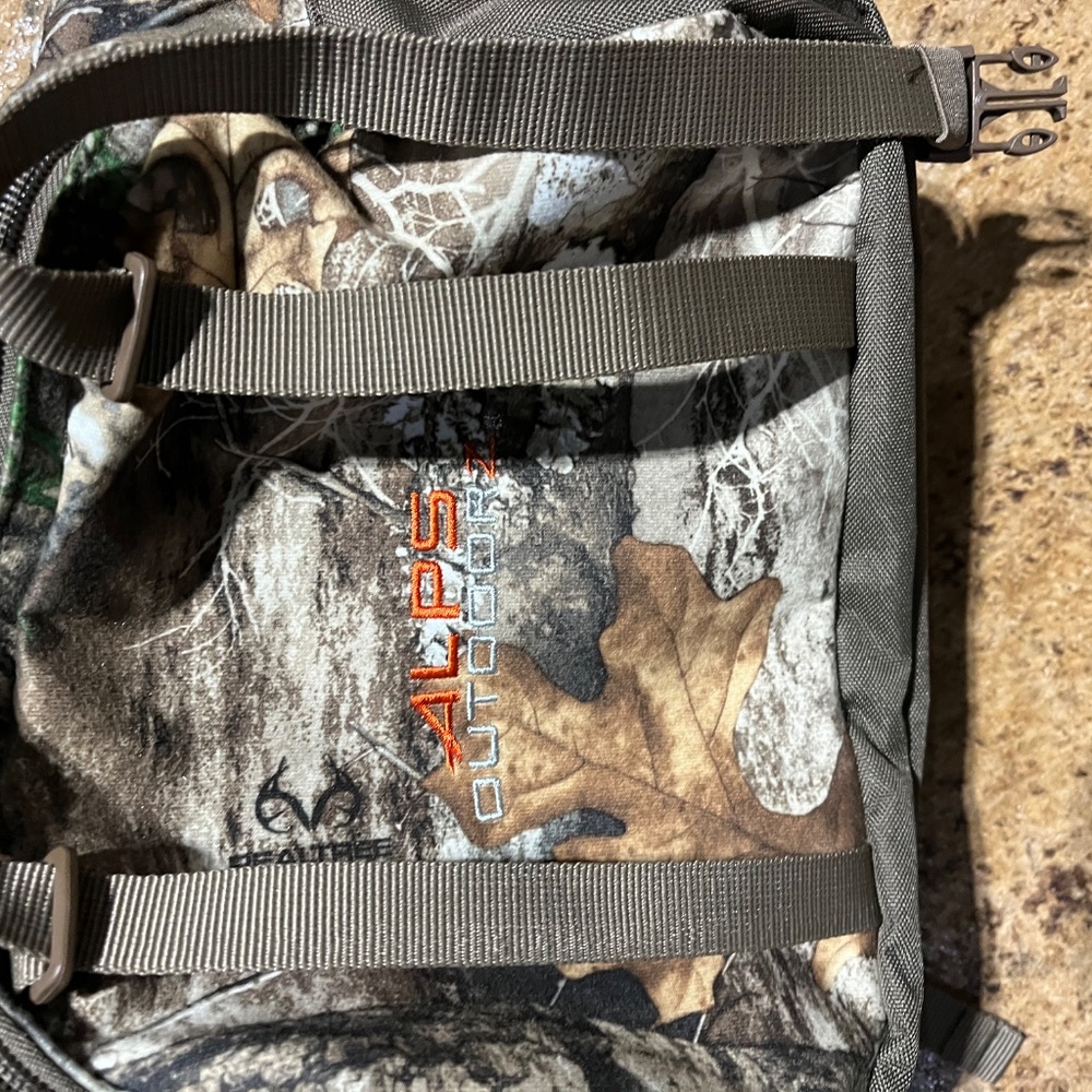 Alps OutdoorZ Bear Fanny Pack - Picture 3 of 3